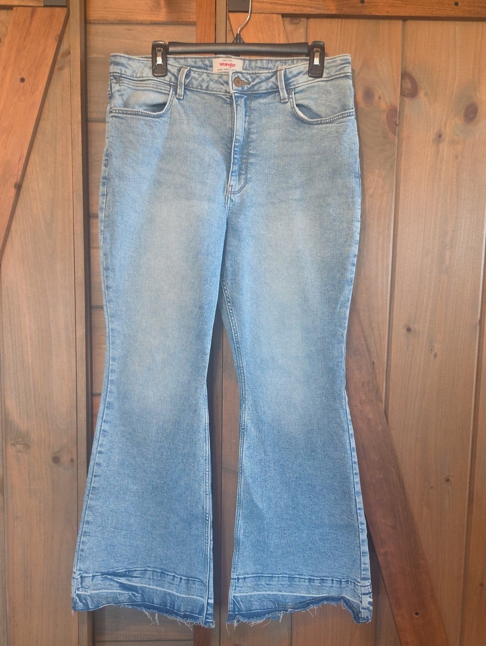 Wrangler Women's High Rise Fierce Flare Jeans Light Wash